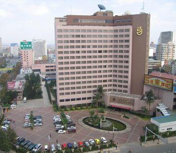 Golden Dragon Hotel Kunming Exterior foto