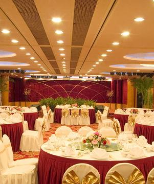 Golden Dragon Hotel Kunming Exterior foto