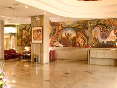 Golden Dragon Hotel Kunming Exterior foto